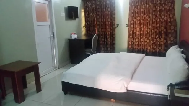 غرفة ديلوكس بسرير كوين، Richmond Hills Suites 5/5