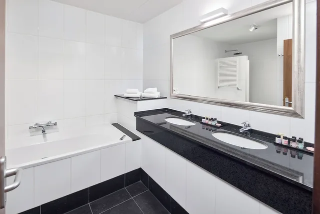 جناح جونيور بسرير كينج بحوض جاكوزي، Van der Valk Hotel Wolvega Heerenveen 7/9