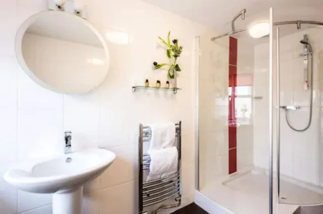 Room, Single, Single Bed, Shared Bathroom, Paskins Brighton 1/2