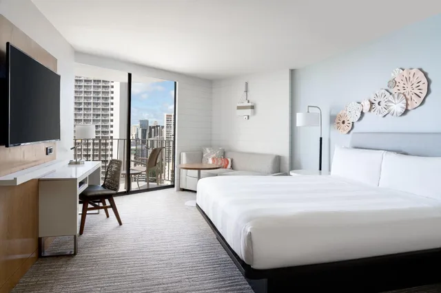 غرفة بسرير مزدوج بإطلالة لذوي الإعاقة، Waikiki Beach Marriott Resort and Spa 1/5