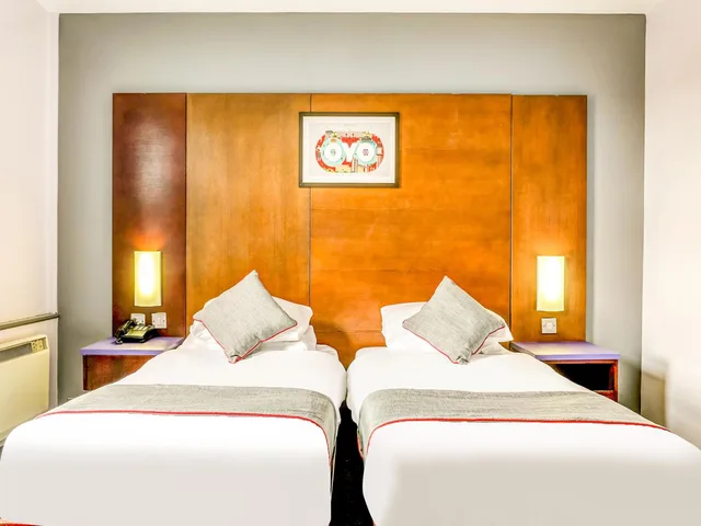 غرفة بسريرين منفصلين مع سرير إضافي، Sheffield Metropolitan Hotel by Belvilla 5/9