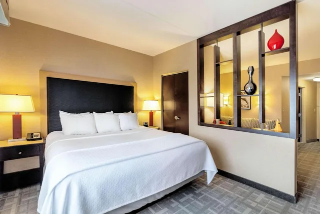 غرفة قياسية بسرير كينج، Cambria Hotel Pittsburgh - Downtown 2/5