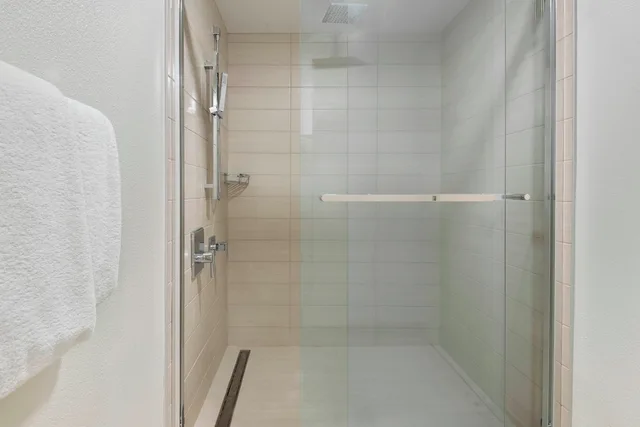غرفة تنفيذية بسرير كينج مع أريكة، Courtyard by Marriott Tampa Downtown 2/2