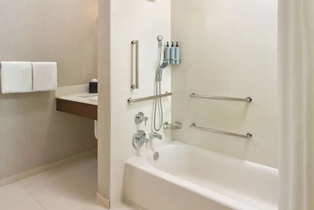 جناح بسرير كوين بغرفة نوم واحدة مع أريكة، Residence Inn by Marriott Washington, DC Downtown 3/4