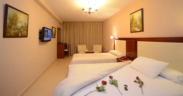 غرفة ديلوكس بسرير كوين، Hotel Al Yacouta 1/4