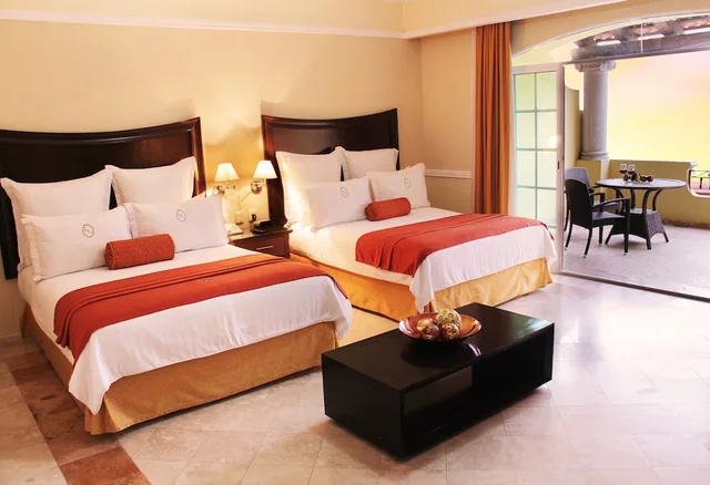 جناح جونيور بسرير كوين، Hacienda Real del Caribe 2/3