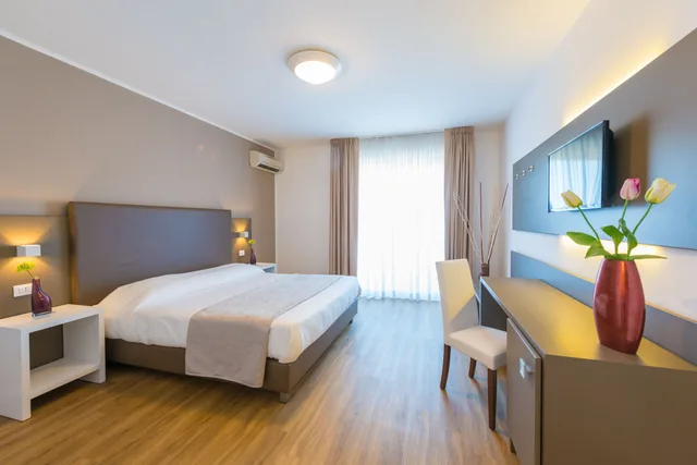 غرفة سوبيريور بسريرين منفصلين بإطلالة على المدينة بشرفة، Hotel Bel 3 6/10