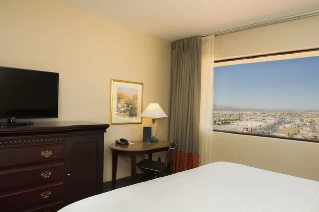 جناح بسرير كينج، Sheraton Chihuahua Soberano 3/4