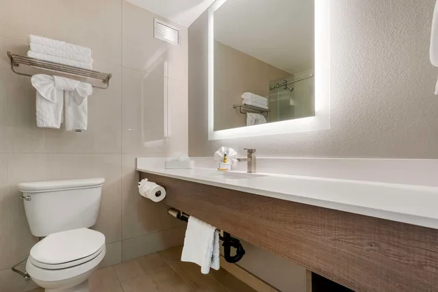 Room, 2 Queen Beds, Best Western Plus Sparks-Reno Hotel 4/4
