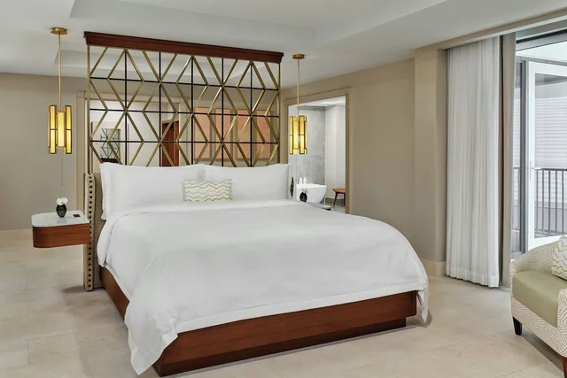 1 Bedroom, Suite, King Bed, Ocean Front, Balcony, The St. Regis Bermuda Resort 1/2