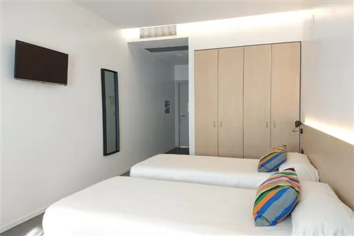 غرفة بسرير مزدوج أو سريرين منفصلين بشرفة، Centre Esplai Hostel 1/1