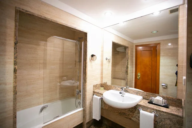 غرفة عائلية، Hotel Sercotel Ciudad de Oviedo 3/4