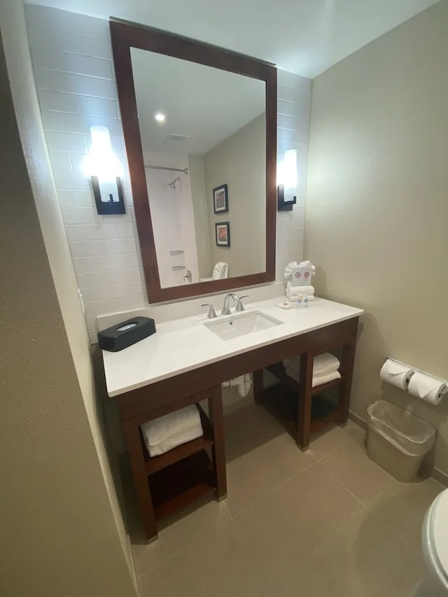 جناح بسريرين كوين مع أريكة، Comfort Suites Midland West 3/6
