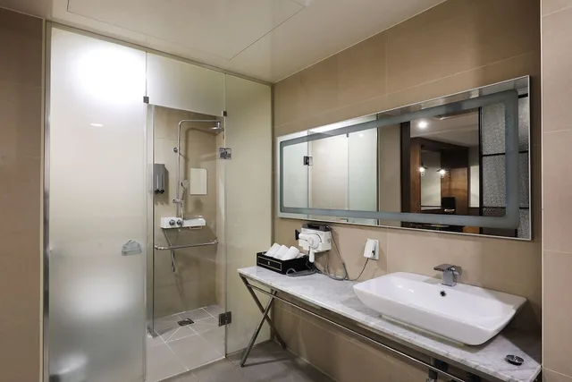 جناح بسرير كوين، Mind Tourist Hotel 7/7