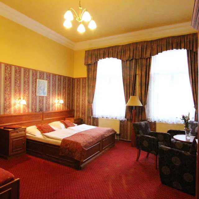 غرفة ثلاثية، Old Prague Hotel 4/10