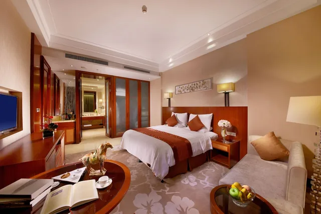 غرفة سوبيريور بسرير كوين بإطلالة على البحيرة، NEW CENTURY RESORT SIMING LAKE YUYAO 2/2