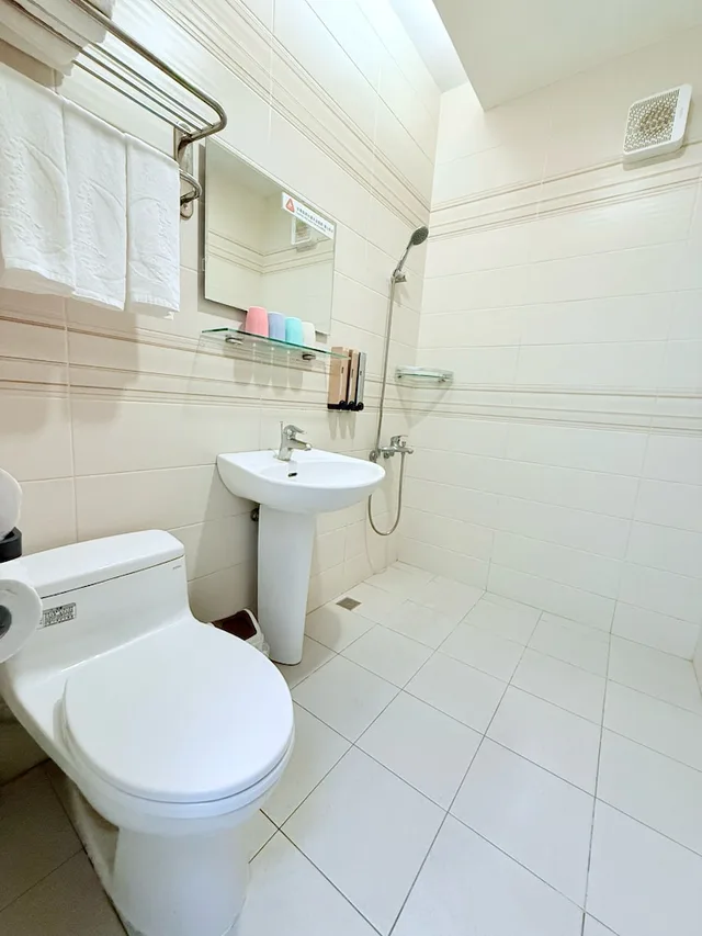 غرفة قياسية رباعية بسريرين مزدوجين، Lunatis Bay Hotel 10/10