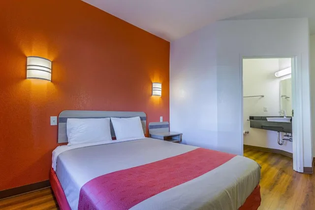 1 Queen Bed - ADA/RI Shower/Non-Smoking، Motel6 Beatty, NV - Death Valley 9/10