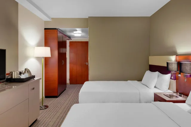 غرفة سوبيريور بسريرين منفصلين بإطلالة على الفناء، Courtyard by Marriott Zurich North 1/7