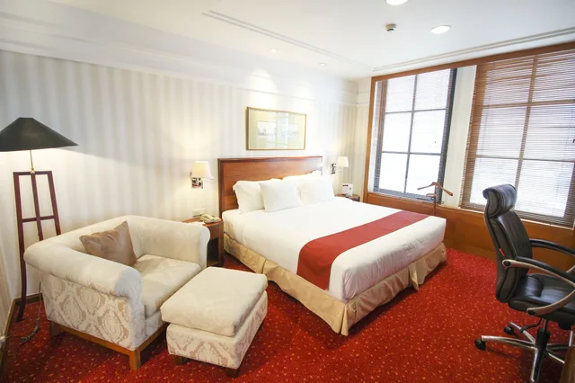 Executive, Suite, King Bed, Redtop Hotel Convention Center 3/6