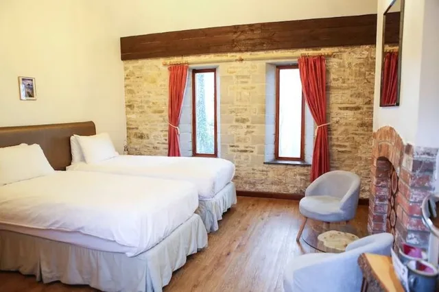 Deluxe, Twin Beds, Kingston Country Courtyard 1/1