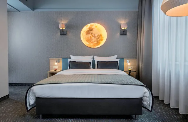 غرفة ديلوكس بسرير كوين، Leonardo Boutique Hotel Krakow Old Town 4/8