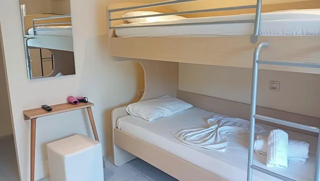 شقة أساسية بسريرين منفصلين وسرير بطابقين بغرفتي نوم في الطابق الأرضي، Leonidas Hotel & Studios 4/4