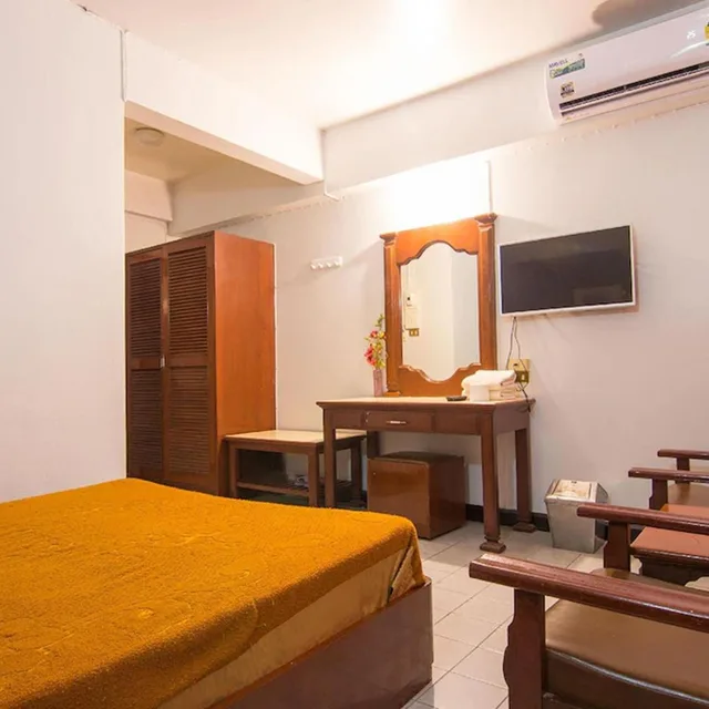 غرفة قياسية بسرير مزدوج، Khelangnakorn Lampang Hotel 2/3