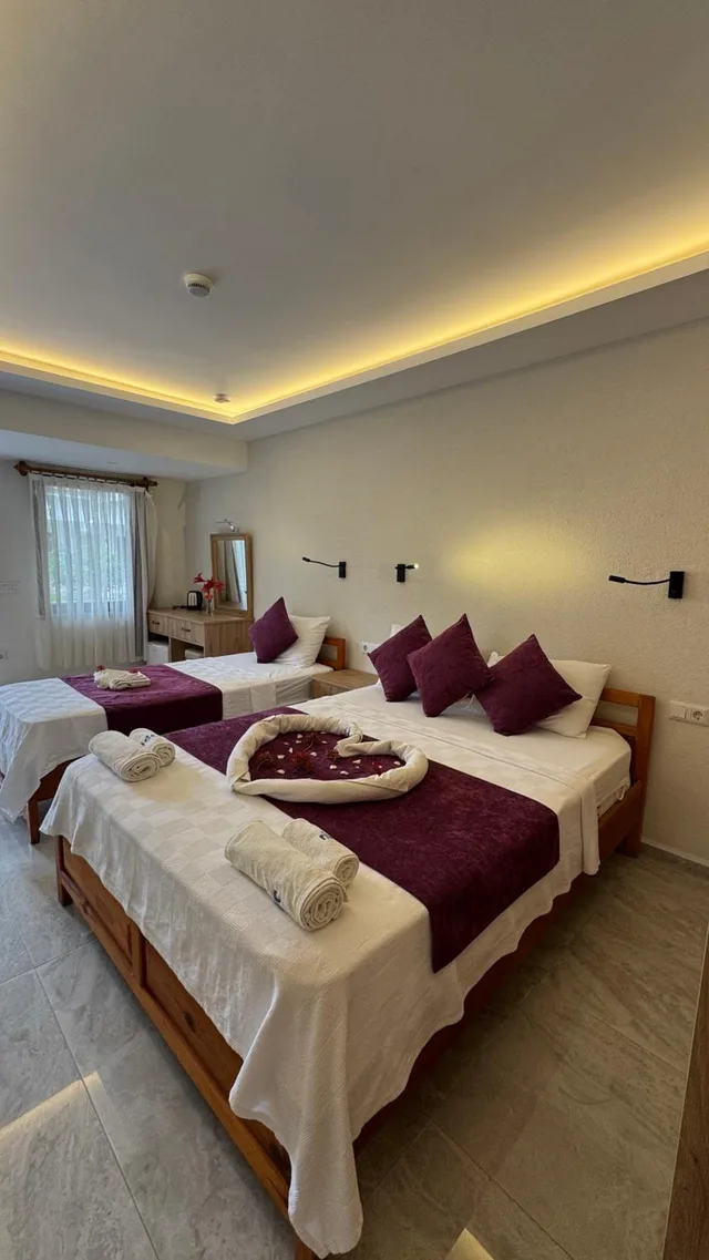 غرفة قياسية ثلاثية، Riverside Hotel 9/10