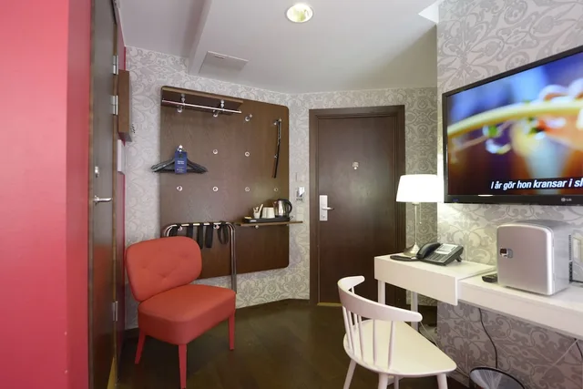 غرفة قياسية بسرير مزدوج وسرير فردي، Best Western Hotel Akersberga 3/3