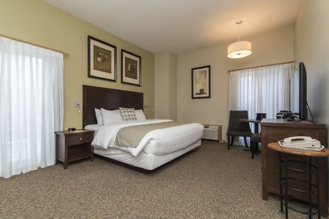 Deluxe One King، Banff Inn 1/10
