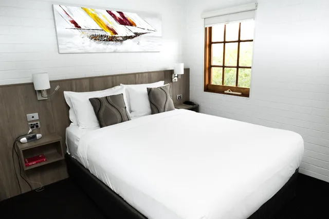 غرفة بغرفتي نوم، Bay Hotel Apartments 2/2