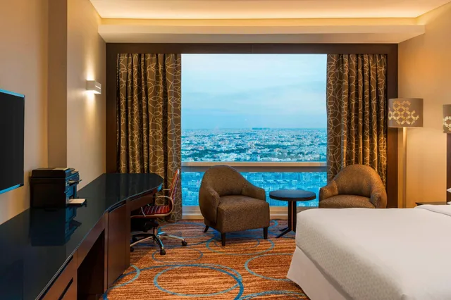 غرفة ديلوكس بسرير كوين، Four Points By Sheraton Kuwait 2/5
