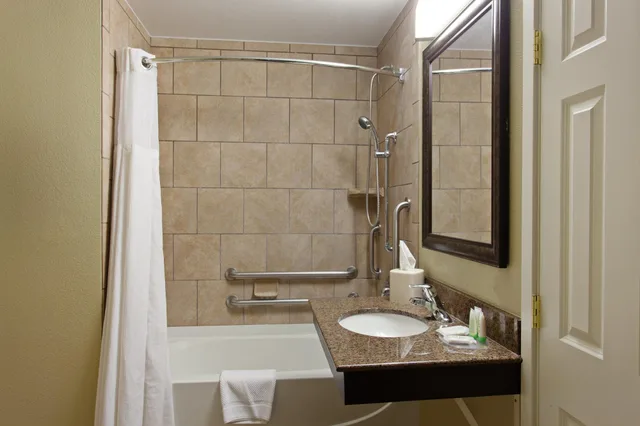 جناح بغرفة نوم واحدة بمطبخ لذوي الإعاقة، Staybridge Suites Fairfield Napa Valley Area 2/3