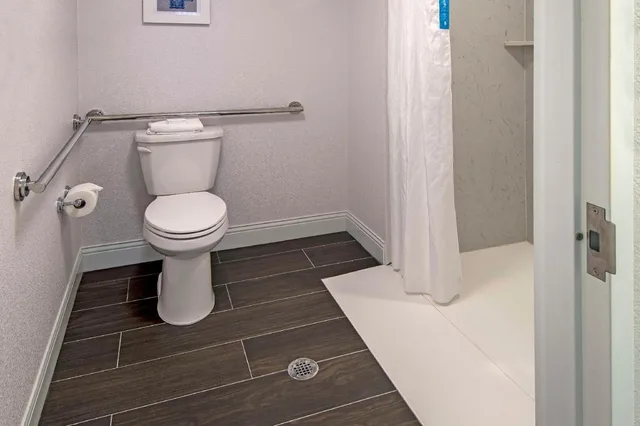 جناح بسرير كينج مع أريكة لذوي الإعاقة، Hampton Inn Suites Fairfield 4/4