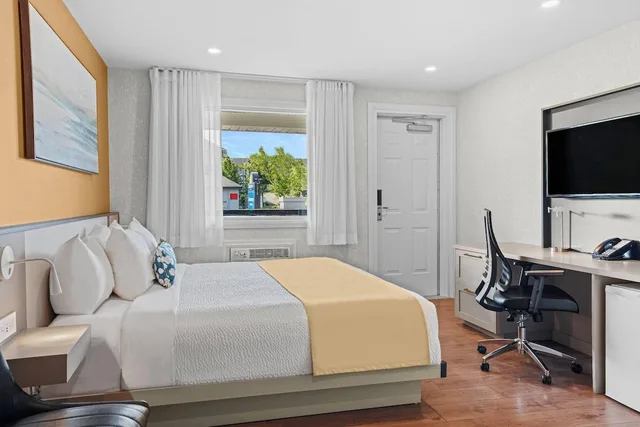 غرفة بسرير كينج، Days Inn by Wyndham Riviere-Du-Loup 5/8