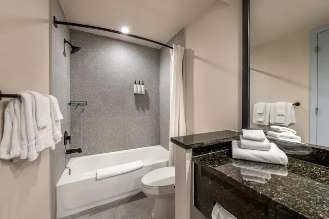 غرفة بسريرين كوين، voco Kissimmee Orlando by IHG 4/6