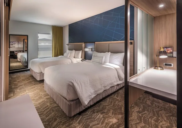 جناح بسرير كينج مع أريكة لذوي الإعاقة، Springhill Suites By Marriott Reno 1/2