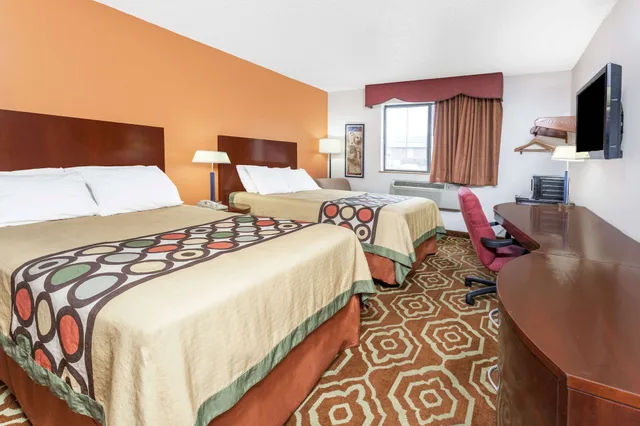 غرفة بسريرين مزدوجين، Super 8 By Wyndham Sterling Heights/Detroit Area 1/6