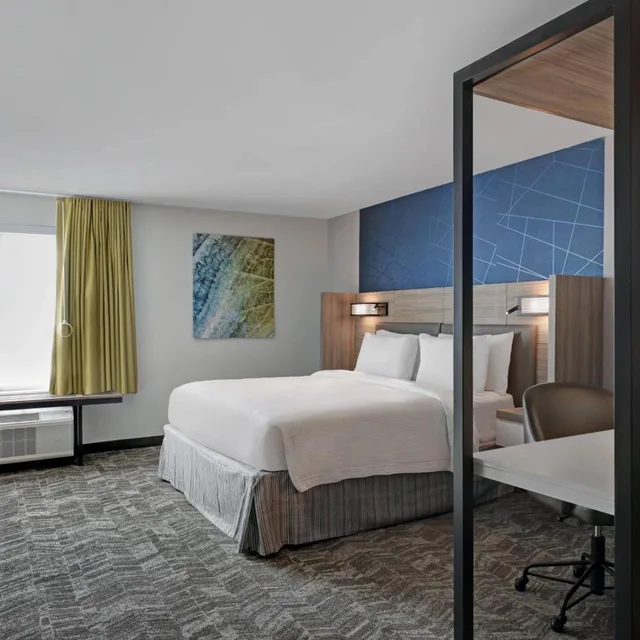 غرفة بسرير كينج مع سرير سحّاب إضافي مع أريكة، SpringHill Suites by Marriott Palm Desert 5/9