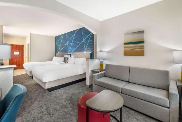 جناح ديلوكس بسريرين كوين مع أريكة، City Express by Marriott Redmond Airport 5/10