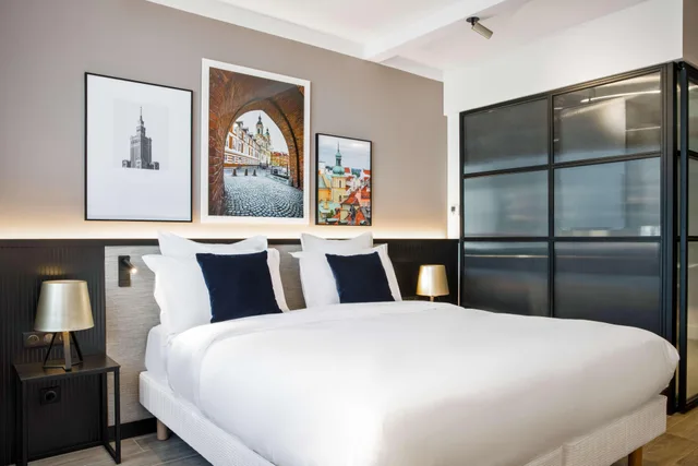 جناح جونيور، Golden Tulip Warsaw Centre 4/8