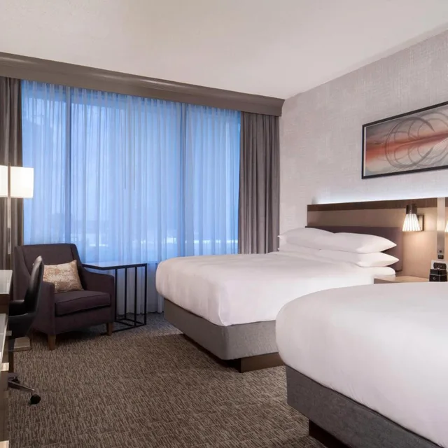 غرفة بسرير مزدوج بحوض استحمام لذوي الإعاقة، Dallas Marriott Downtown 4/9