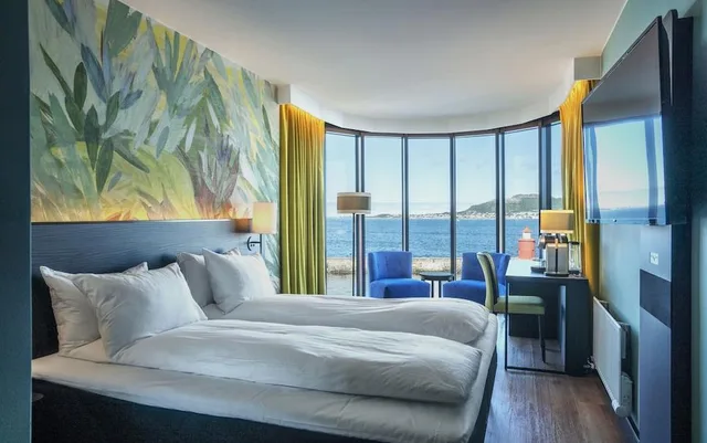 جناح جونيور، Thon Hotel Alesund 1/1