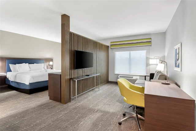 Studio, Suite, King Bed, Hampton Inn Huntley Chicago 3/5