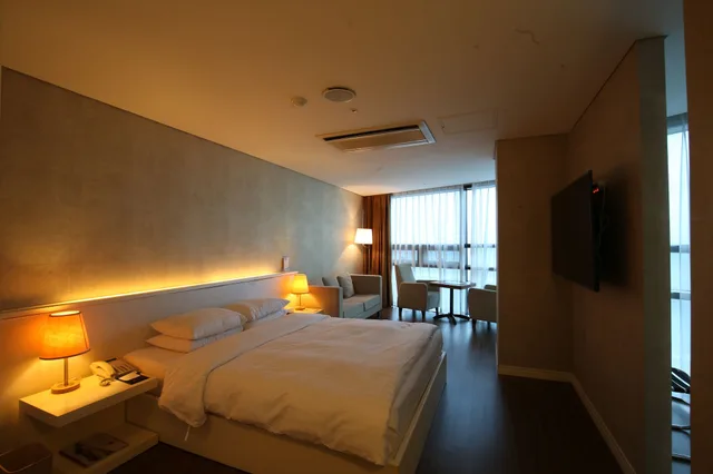 غرفة عائلية بسريرين كوين، Sunset Hotel 5/8