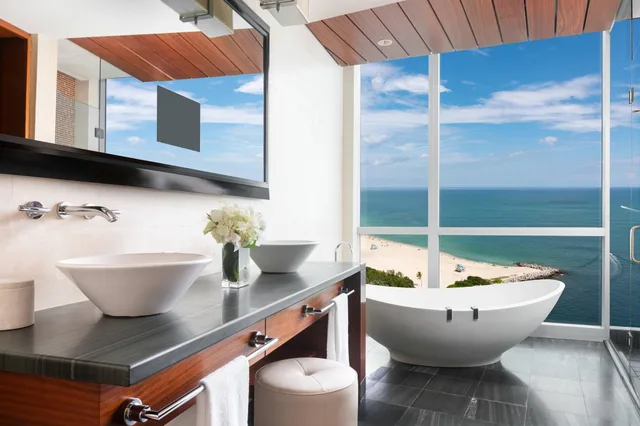 غرفة بسرير مزدوج بإطلالة، Ritz Carlton Bal Harbour 3/3