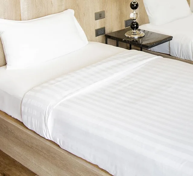 غرفة ديلوكس بسريرين منفصلين، The 28Th Hotel 5/8