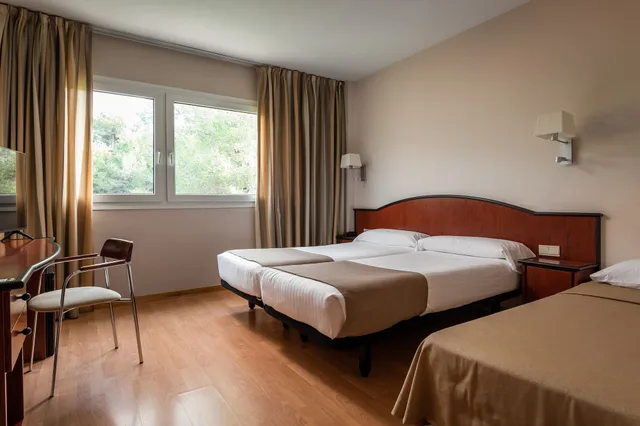 Executive, Triple, Twin Beds, Sofa, Hotel Augusta Barcelona Valles 4/8