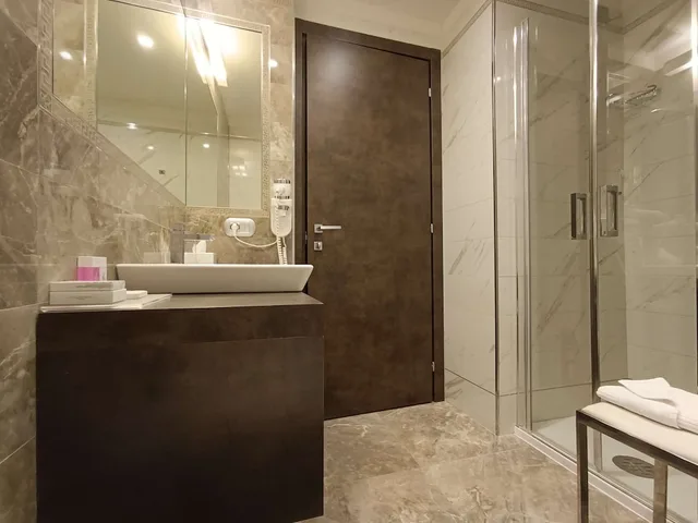 Classic, Double Bed, Small, Best Western Premier Milano Palace Hotel 2/2